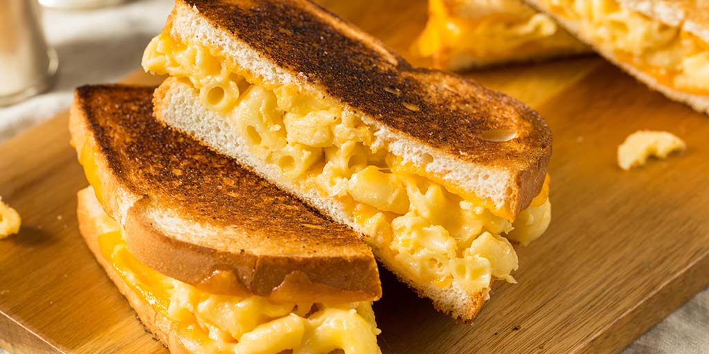 Mac and cheese grilled sandwich